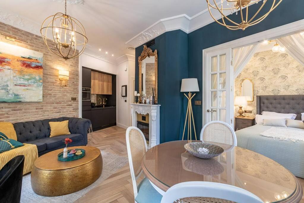Ch Elvira Luxury Apartment Granada Eksteriør billede